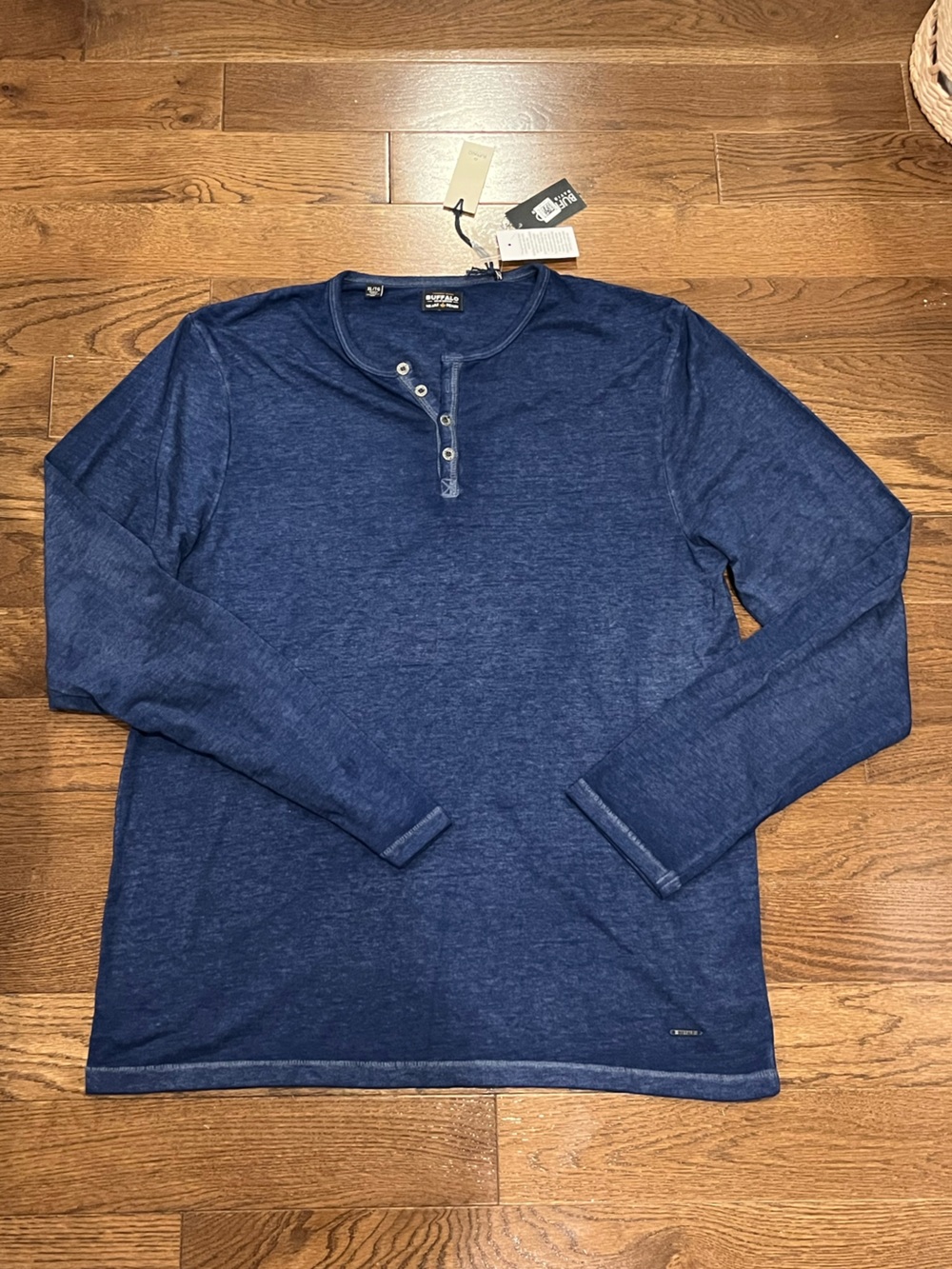 🚨NWT🚨Buffalo David Bitton Lightweight L/S Henley